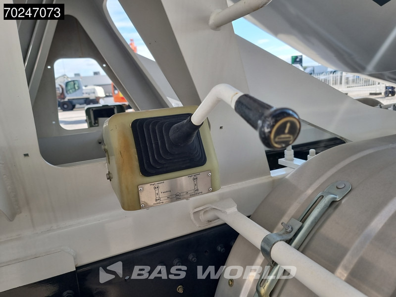 Camión hormigonera nuevo SHACMAN M3000 S 8X4 8m3 Liebherr mixer Manual Big-Axle Steelsuspension: foto 12