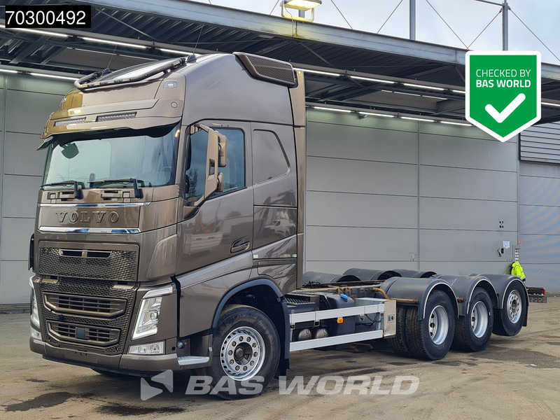Volvo FH 540 FH 8X4 Chassis Lift+Steering Axle Automatic VEB+ Euro 6 - Camión chasis: foto 1 Volvo FH 540 FH 8X4 Chassis Lift+Steering Axle Automatic VEB+ Euro 6 - Camión chasis: foto 1