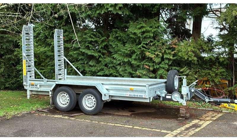 HUBIERE 2 ESSIEUX - Remolque de coche: foto 1 HUBIERE 2 ESSIEUX - Remolque de coche: foto 1
