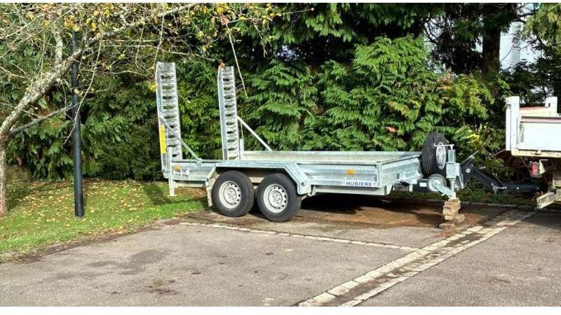 HUBIERE 2 ESSIEUX - Remolque de coche: foto 2 HUBIERE 2 ESSIEUX - Remolque de coche: foto 2