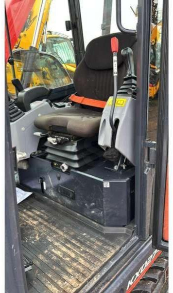 Miniexcavadora Kubota KX027-4: foto 7