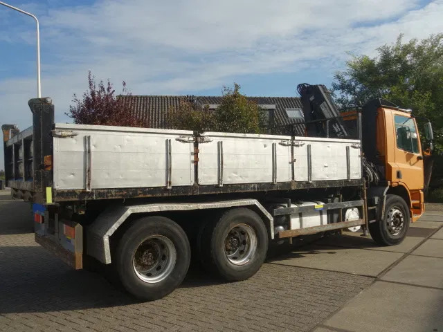 DAF 75ATI 320PK KIPPER EN 10 TON HIAB CRAINE,STEELSPRINGS - Camión volquete: foto 4 DAF 75ATI 320PK KIPPER EN 10 TON HIAB CRAINE,STEELSPRINGS - Camión volquete: foto 4
