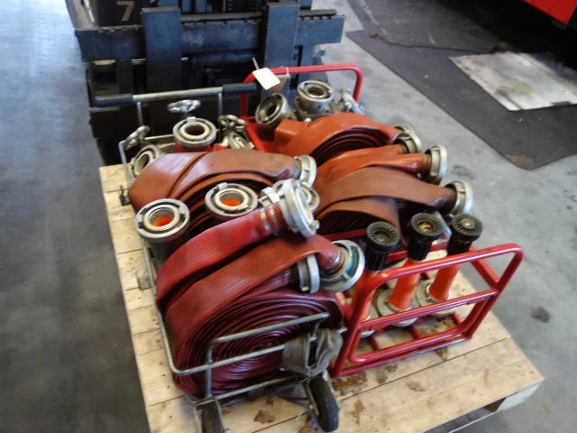 Mercedes-Benz 80euro fire hose - Camión de bomberos: foto 4 Mercedes-Benz 80euro fire hose - Camión de bomberos: foto 4