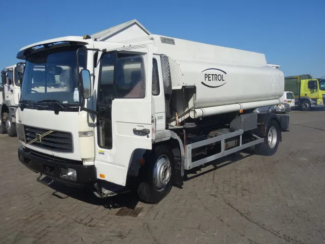 Volvo FL 240 220PK 12000 LITER STEELSPRINGS - Camión cisterna: foto 2 Volvo FL 240 220PK 12000 LITER STEELSPRINGS - Camión cisterna: foto 2