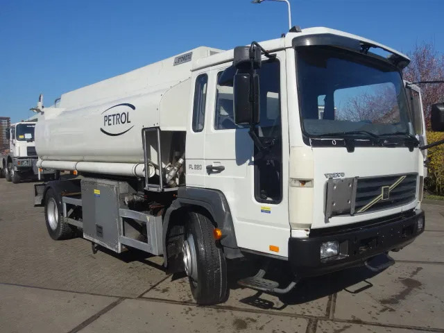 Volvo FL 240 PK 12000 LITER STEELSPRINGS - Camión cisterna: foto 1 Volvo FL 240 PK 12000 LITER STEELSPRINGS - Camión cisterna: foto 1