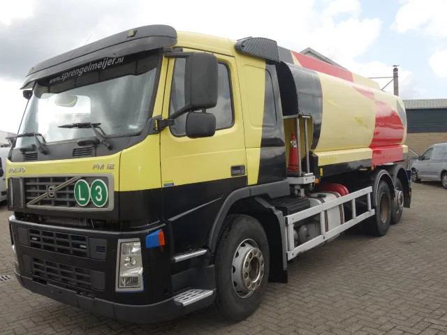 Camión cisterna Volvo FM 12 18500liter tank,AIRCO,MANUAL GEARBOX: foto 1