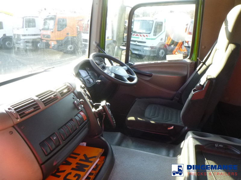 Foto del interior 1: Arrendamiento de DAF CF 75.310 4x2 RHD DAF CF 75.310 4x2 RHD