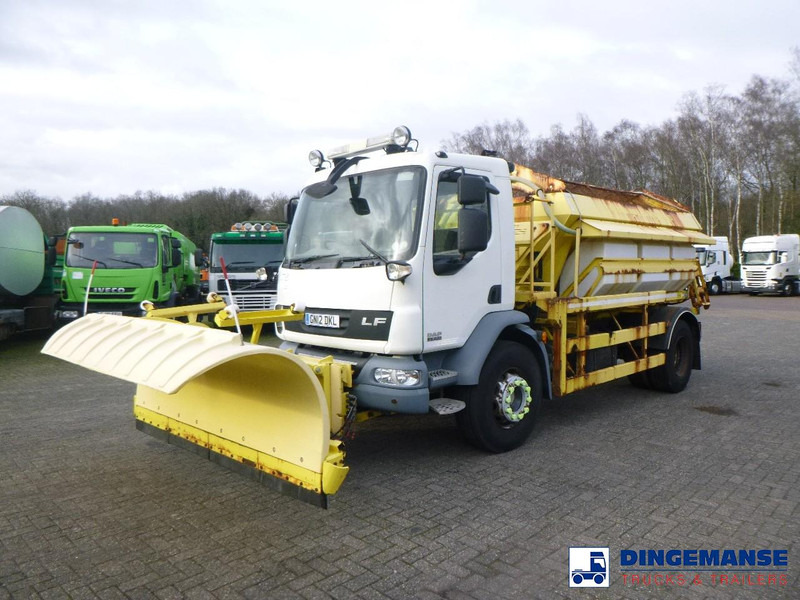 DAF LF 55.220 4X2 RHD salt spreader / gritter - Máquina quitanieve: foto 1 DAF LF 55.220 4X2 RHD salt spreader / gritter - Máquina quitanieve: foto 1