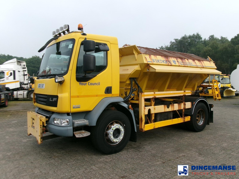 DAF LF 55.250 4X2 RHD gritter - Máquina quitanieve: foto 1 DAF LF 55.250 4X2 RHD gritter - Máquina quitanieve: foto 1