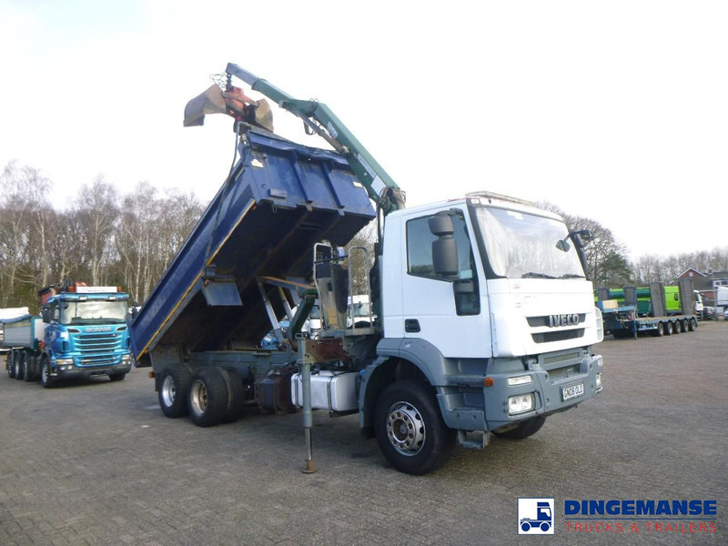 Iveco AD260T33 6X4 RHD tipper + HMF crane - Camión grúa: foto 2 Iveco AD260T33 6X4 RHD tipper + HMF crane - Camión grúa: foto 2