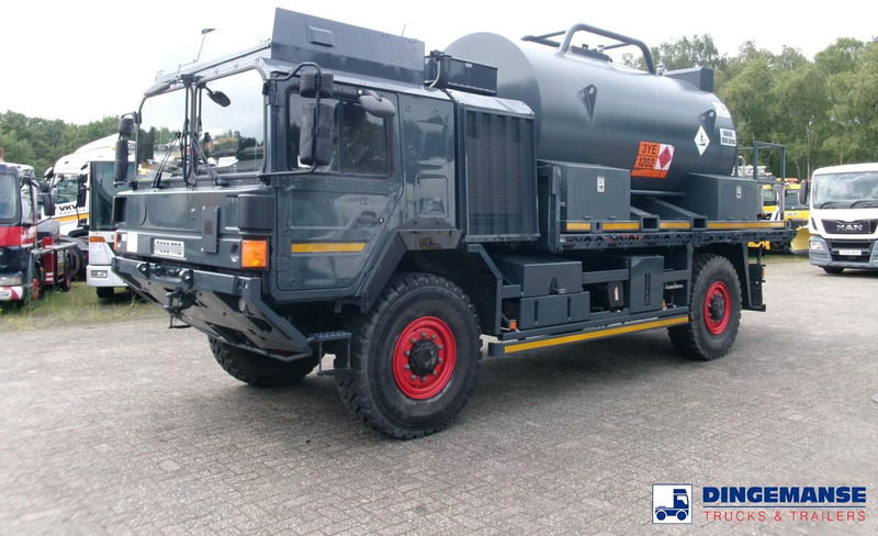 MAN HX 18.330 4X4 RHD fuel tank 5.5 m3 - Camión cisterna: foto 1 MAN HX 18.330 4X4 RHD fuel tank 5.5 m3 - Camión cisterna: foto 1