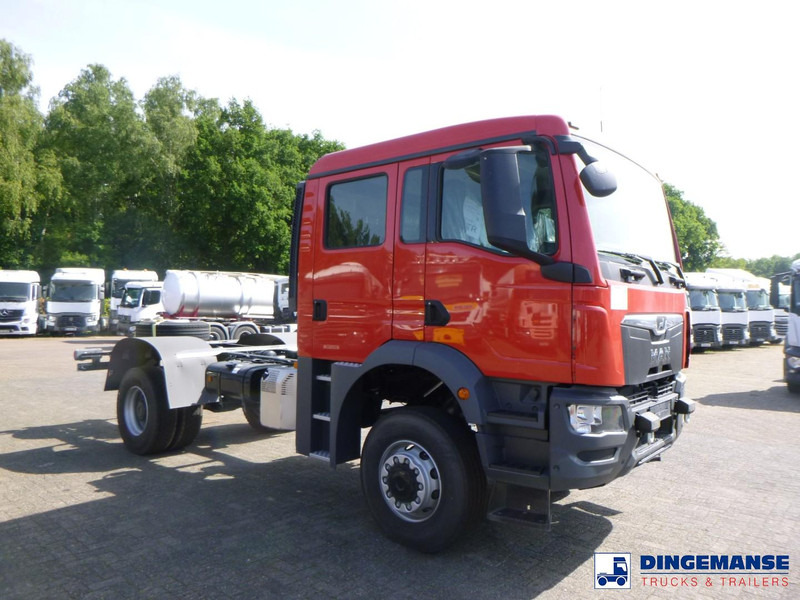 MAN TGM 18.320 4x4 BB chassis / new/unused - Camión chasis: foto 2 MAN TGM 18.320 4x4 BB chassis / new/unused - Camión chasis: foto 2