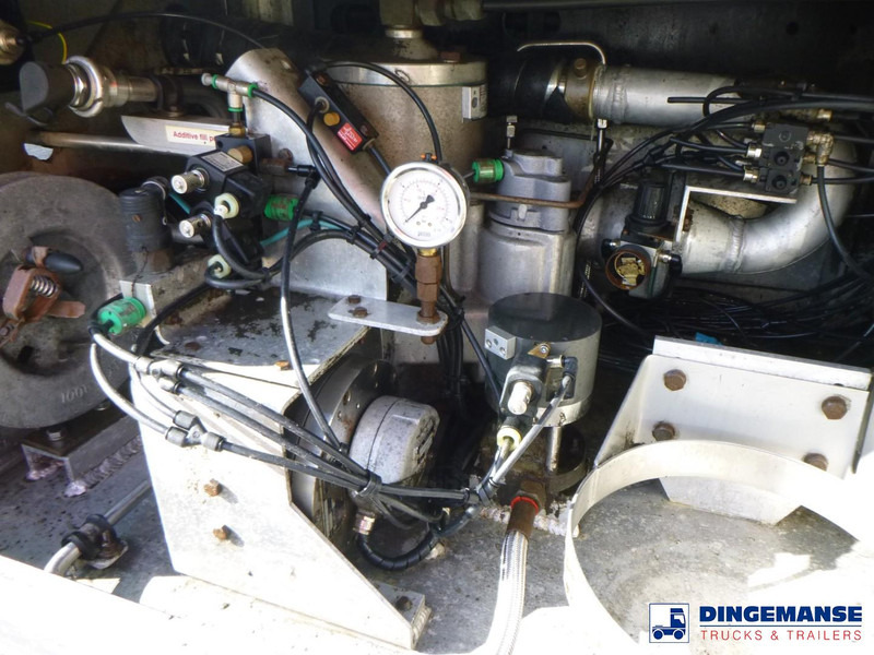 Arrendamiento de MAN TGS 26.320 6X2 RHD fuel tank 20 m3 / 4 comp MAN TGS 26.320 6X2 RHD fuel tank 20 m3 / 4 comp: foto 9 Arrendamiento de MAN TGS 26.320 6X2 RHD fuel tank 20 m3 / 4 comp MAN TGS 26.320 6X2 RHD fuel tank 20 m3 / 4 comp: foto 9