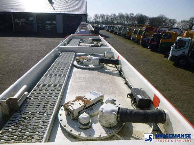 Arrendamiento de MAN TGS 26.320 6X2 RHD fuel tank 20 m3 / 4 comp MAN TGS 26.320 6X2 RHD fuel tank 20 m3 / 4 comp: foto 16 Arrendamiento de MAN TGS 26.320 6X2 RHD fuel tank 20 m3 / 4 comp MAN TGS 26.320 6X2 RHD fuel tank 20 m3 / 4 comp: foto 16