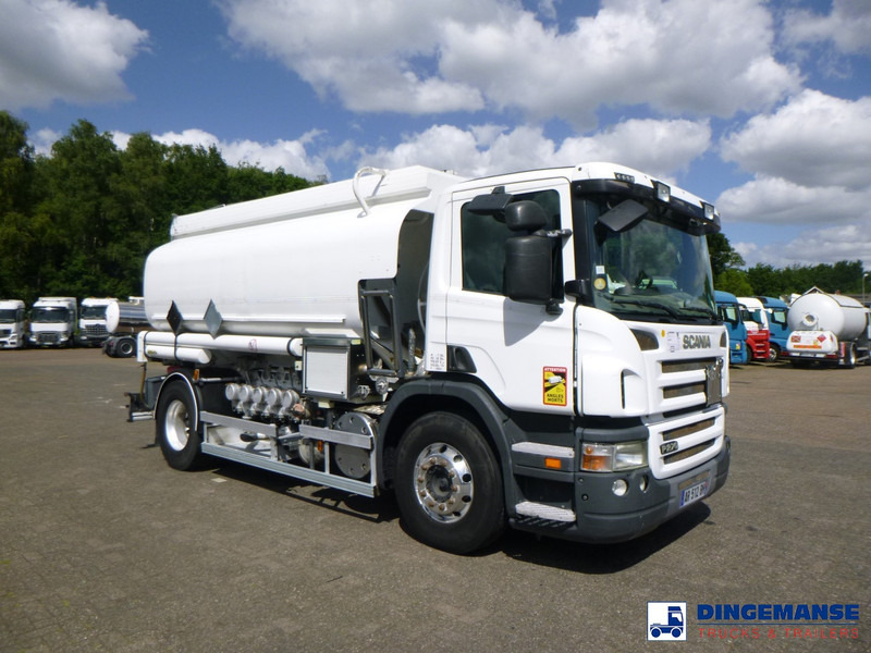 Scania P 270 DB 4x2 fuel tank 13.7 m3 / 5 comp - Camión cisterna: foto 2 Scania P 270 DB 4x2 fuel tank 13.7 m3 / 5 comp - Camión cisterna: foto 2