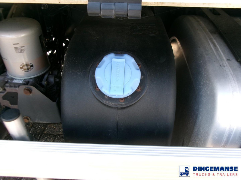 Camión cisterna Volvo FE 260 4x2 dxi fuel tank 13.3 m3 / 4 comp / ADR 21-06-2024: foto 10 Camión cisterna Volvo FE 260 4x2 dxi fuel tank 13.3 m3 / 4 comp / ADR 21-06-2024: foto 10