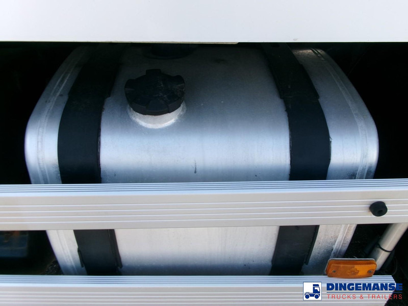 Camión cisterna Volvo FE 260 4x2 dxi fuel tank 13.3 m3 / 4 comp / ADR 21-06-2024: foto 9 Camión cisterna Volvo FE 260 4x2 dxi fuel tank 13.3 m3 / 4 comp / ADR 21-06-2024: foto 9