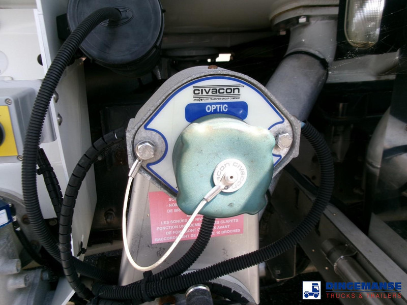 Camión cisterna Volvo FE 260 4x2 dxi fuel tank 13.3 m3 / 4 comp / ADR 21-06-2024: foto 14 Camión cisterna Volvo FE 260 4x2 dxi fuel tank 13.3 m3 / 4 comp / ADR 21-06-2024: foto 14