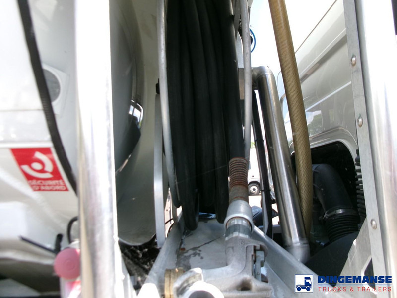 Camión cisterna Volvo FE 260 4x2 dxi fuel tank 13.3 m3 / 4 comp / ADR 21-06-2024: foto 11 Camión cisterna Volvo FE 260 4x2 dxi fuel tank 13.3 m3 / 4 comp / ADR 21-06-2024: foto 11