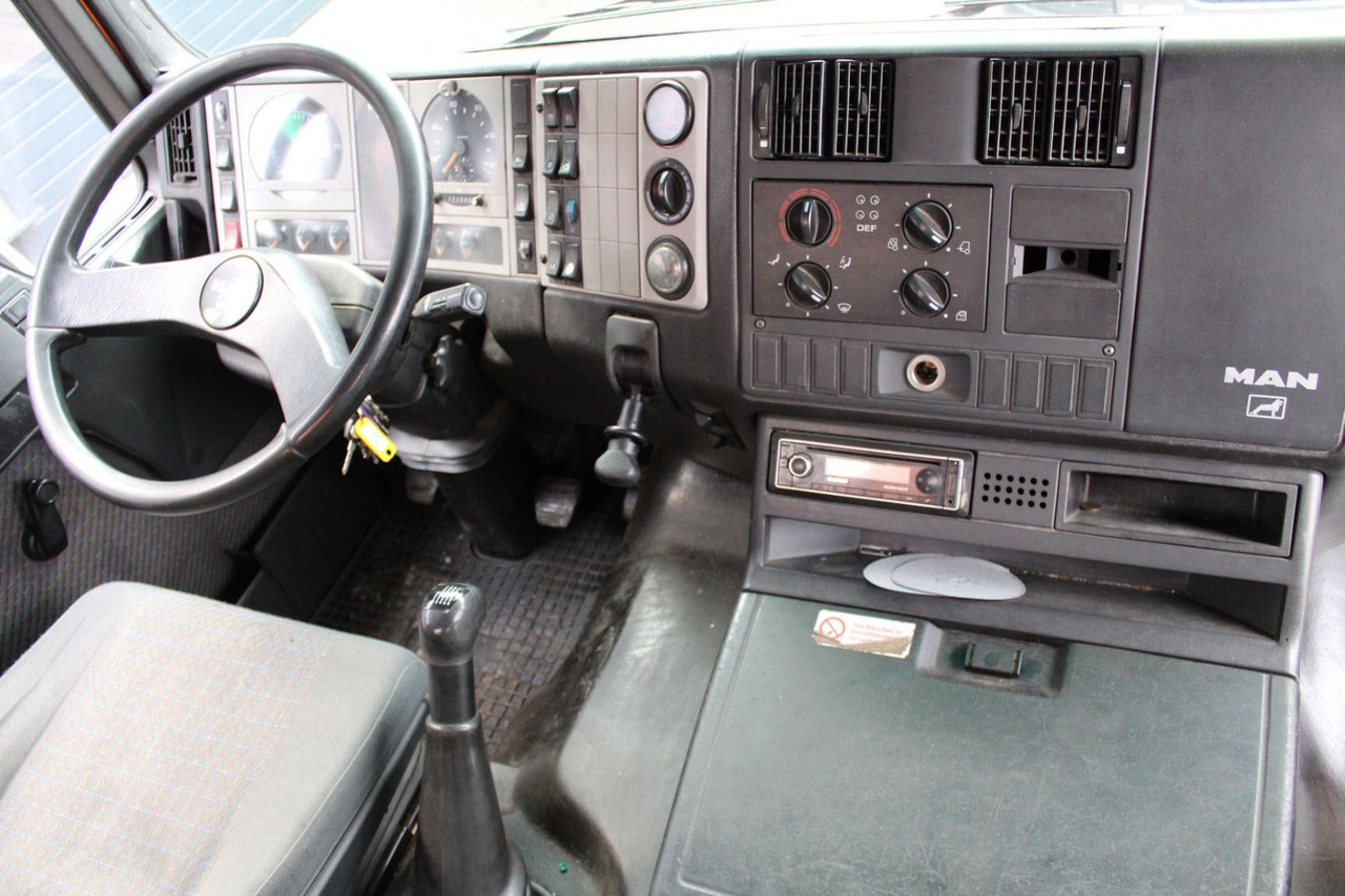 Arrendamiento de MAN FE 32.410 A 8x2 Assmann 17m³ HD-Spül-KOMBI V2A MAN FE 32.410 A 8x2 Assmann 17m³ HD-Spül-KOMBI V2A: foto 15 Arrendamiento de MAN FE 32.410 A 8x2 Assmann 17m³ HD-Spül-KOMBI V2A MAN FE 32.410 A 8x2 Assmann 17m³ HD-Spül-KOMBI V2A: foto 15