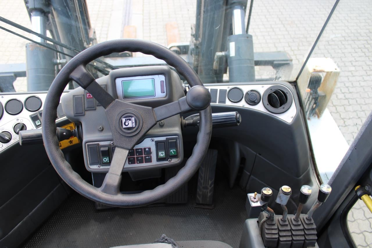 Kalmar DCE120-6 - Carretilla elevadora diésel: foto 4 Kalmar DCE120-6 - Carretilla elevadora diésel: foto 4