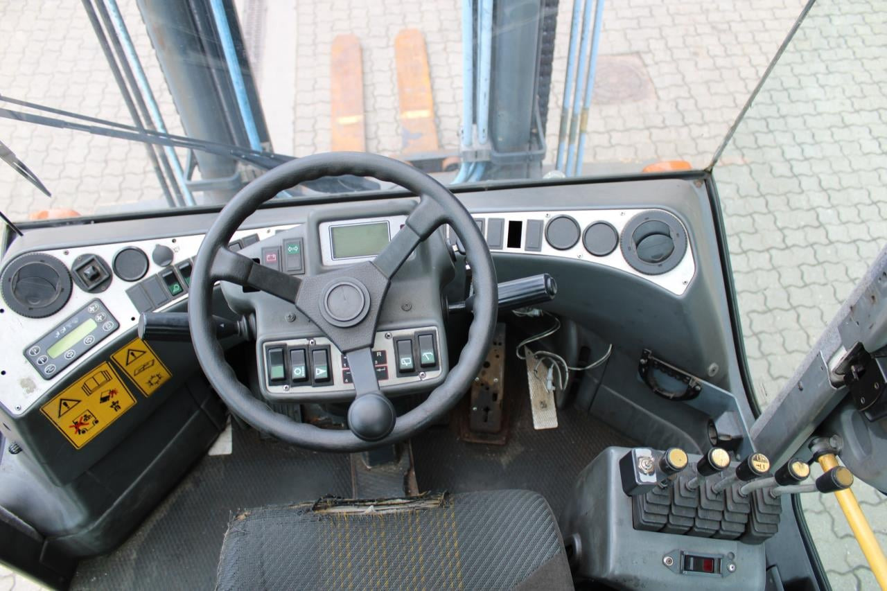 Kalmar DCE90-6L - Carretilla elevadora diésel: foto 4 Kalmar DCE90-6L - Carretilla elevadora diésel: foto 4