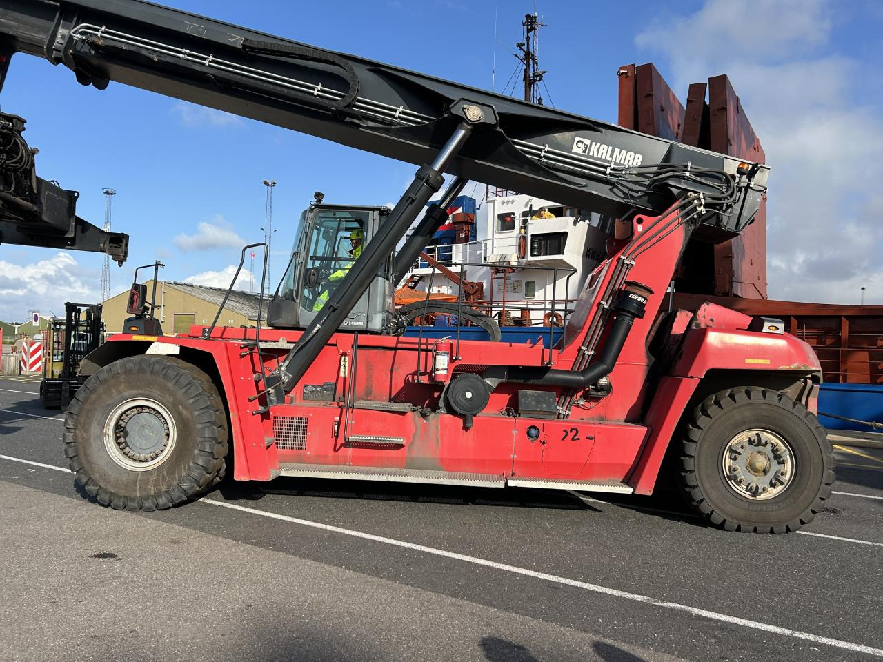 Kalmar DRG450-65S5 - Reach stacker: foto 1 Kalmar DRG450-65S5 - Reach stacker: foto 1