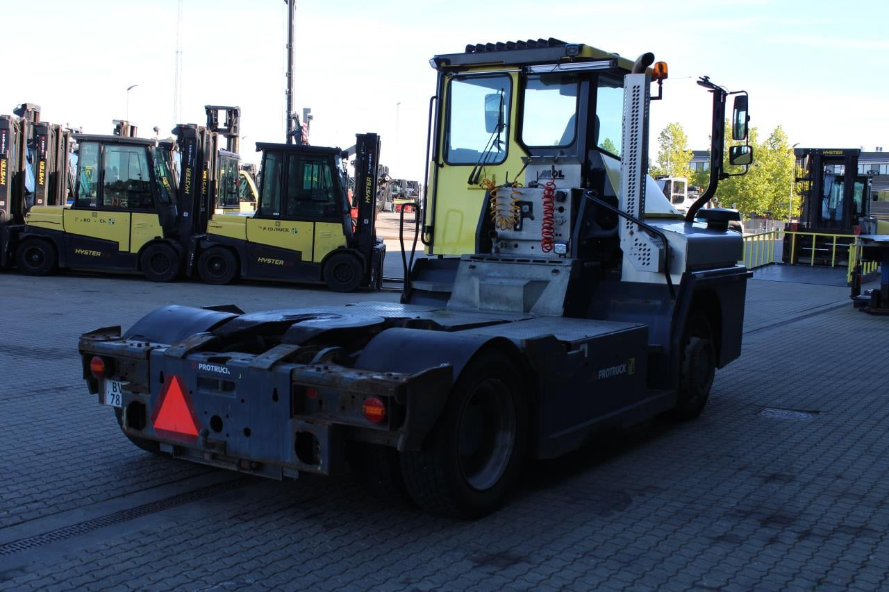 MOL RM255 4X4 - Tractor industrial: foto 3 MOL RM255 4X4 - Tractor industrial: foto 3