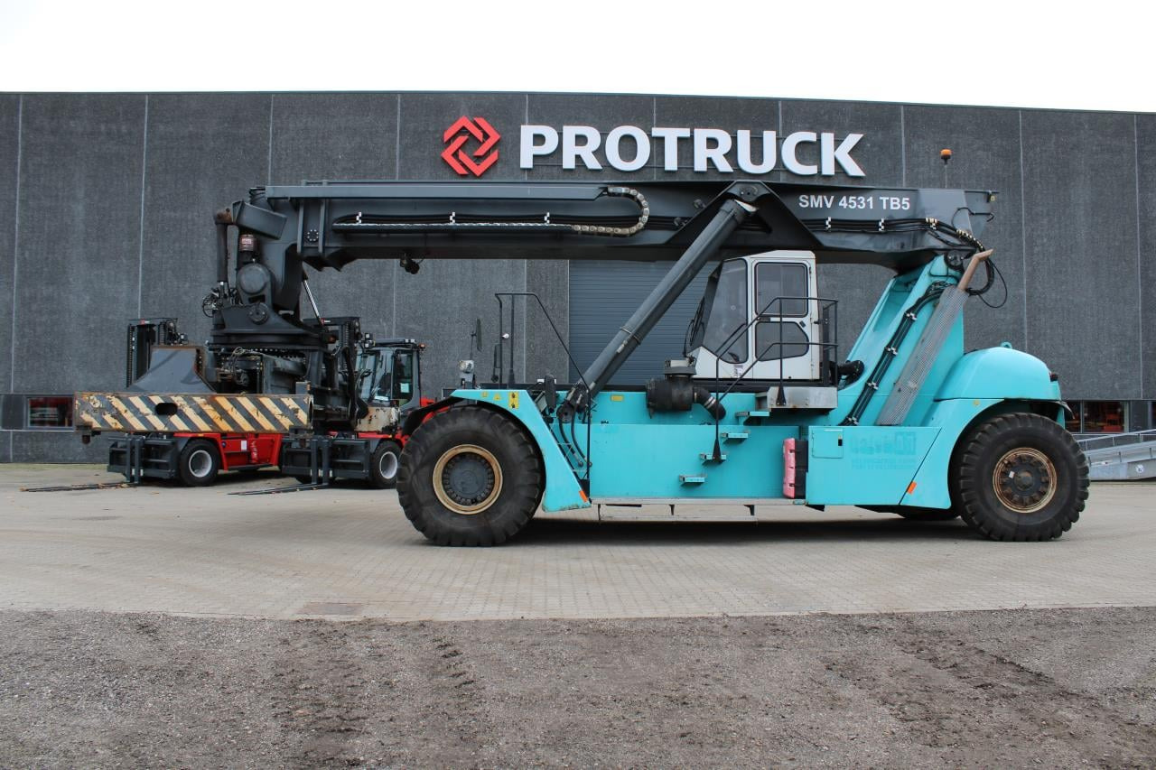 SMV 4531 TB5 - Reach stacker: foto 1 SMV 4531 TB5 - Reach stacker: foto 1