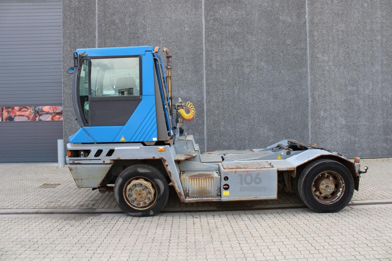 Terberg RT222 - Tractor industrial: foto 1 Terberg RT222 - Tractor industrial: foto 1