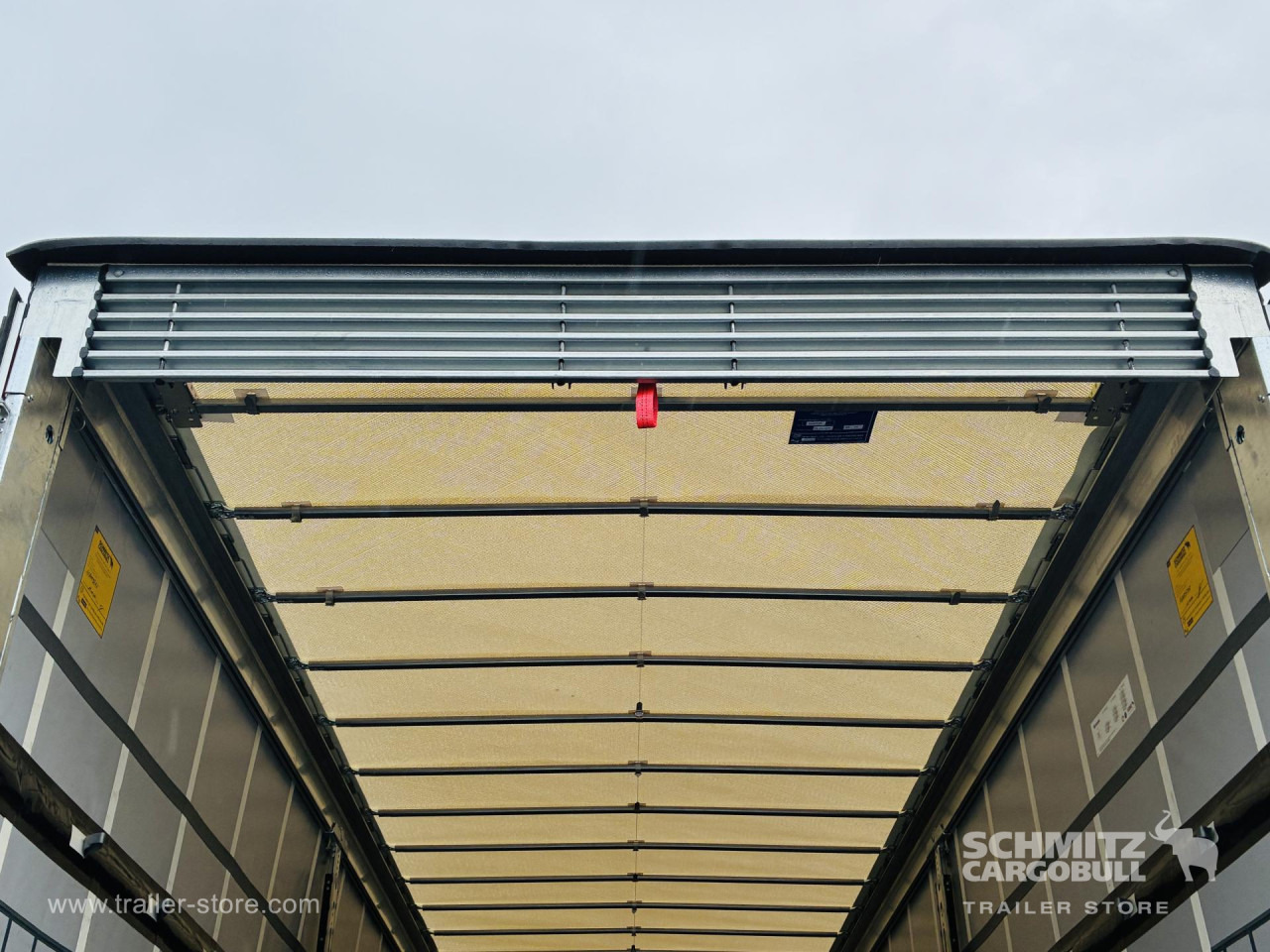 SCHMITZ Auflieger Curtainsider Mega - Semirremolque lona: foto 4 SCHMITZ Auflieger Curtainsider Mega - Semirremolque lona: foto 4