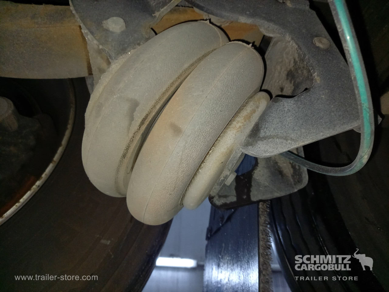 SCHMITZ Auflieger Tiefkühler Standard Double deck - Semirremolque isotérmico: foto 4 SCHMITZ Auflieger Tiefkühler Standard Double deck - Semirremolque isotérmico: foto 4