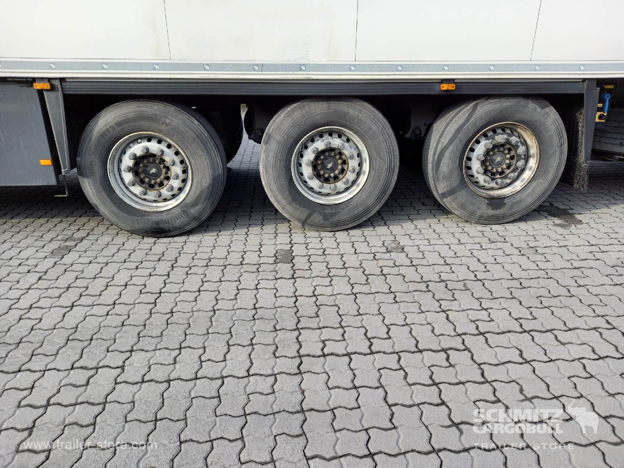 SCHMITZ Auflieger Tiefkühler Standard Double deck - Semirremolque isotérmico: foto 2 SCHMITZ Auflieger Tiefkühler Standard Double deck - Semirremolque isotérmico: foto 2