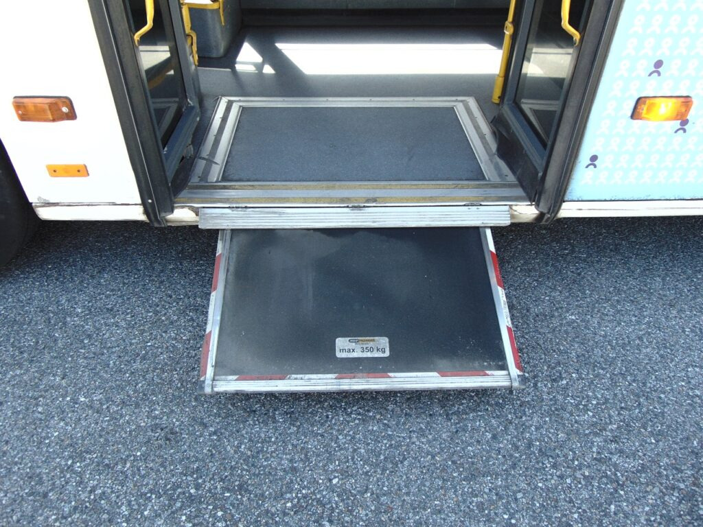 Autobús urbano N.1 MERCEDES BENZ CITARO O530 LF – Anno 2009: foto 9 Autobús urbano N.1 MERCEDES BENZ CITARO O530 LF – Anno 2009: foto 9