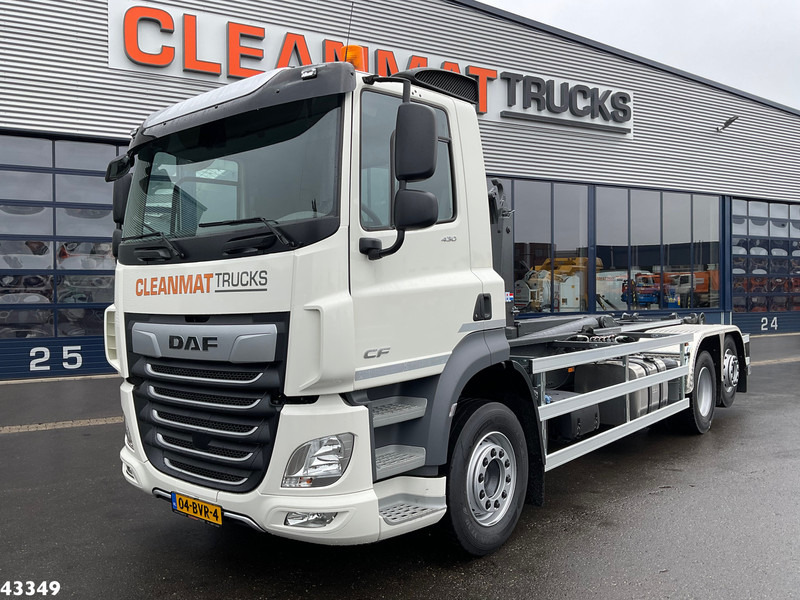 DAF FAN CF 430 VDL 21 Ton haakarmsysteem - Camión multibasculante: foto 2 DAF FAN CF 430 VDL 21 Ton haakarmsysteem - Camión multibasculante: foto 2