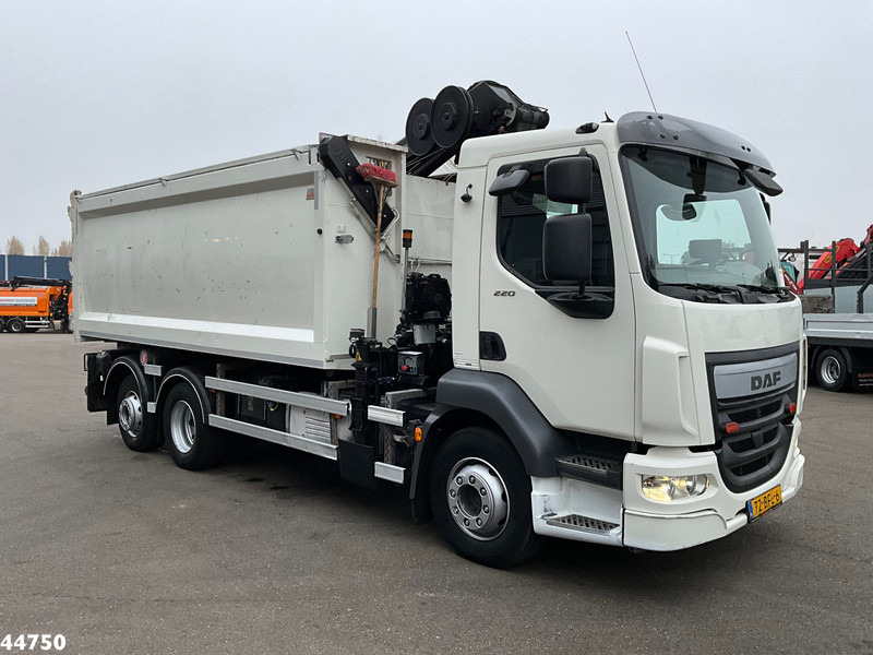 DAF FAN LF 220 Euro 6 Hiab 11 Tonmeter laadkraan Just 166.649 Km! - Camión volquete, Camión grúa: foto 3 DAF FAN LF 220 Euro 6 Hiab 11 Tonmeter laadkraan Just 166.649 Km! - Camión volquete, Camión grúa: foto 3