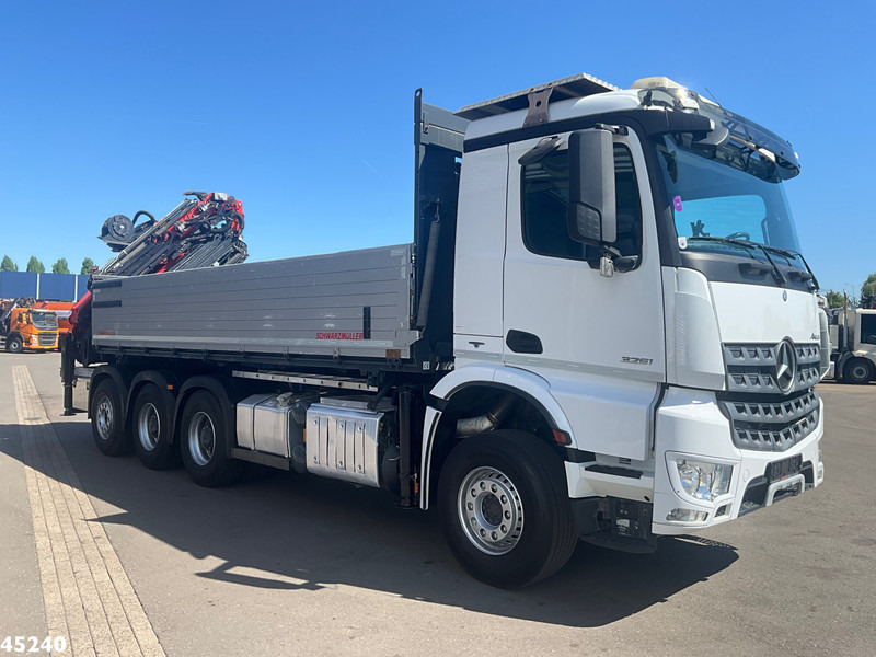 Mercedes-Benz Arocs 3251 8x4 Euro 6 Retarder Palfinger 34 Tonmeter laadkraan + Fly-Jib Just 146.766 km! - Camión grúa: foto 5 Mercedes-Benz Arocs 3251 8x4 Euro 6 Retarder Palfinger 34 Tonmeter laadkraan + Fly-Jib Just 146.766 km! - Camión grúa: foto 5