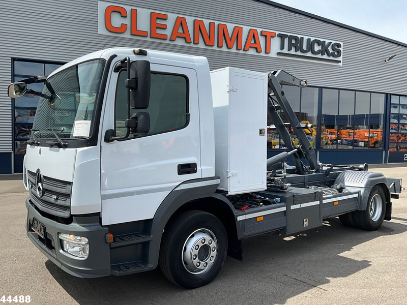 Mercedes-Benz Atego 1218 Euro 6 Manual 7 Ton haakarmsysteem - Camión multibasculante: foto 1 Mercedes-Benz Atego 1218 Euro 6 Manual 7 Ton haakarmsysteem - Camión multibasculante: foto 1
