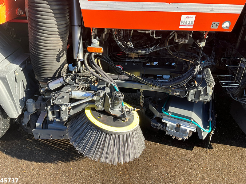 Barredora vial Mercedes-Benz Atego 1324 Euro 6 Bucher Cityfant 6000 Just 82.371 km!: foto 10