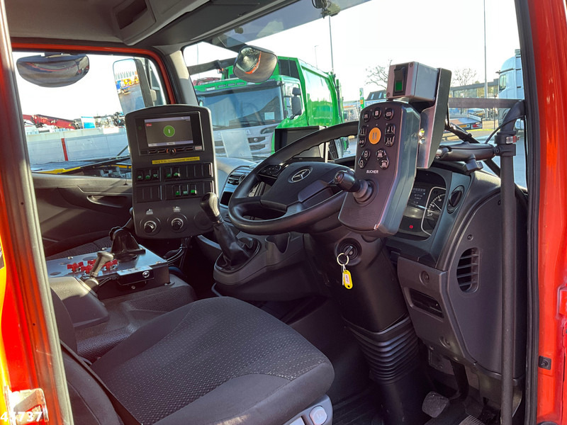 Barredora vial Mercedes-Benz Atego 1324 Euro 6 Bucher Cityfant 6000 Just 82.371 km!: foto 17