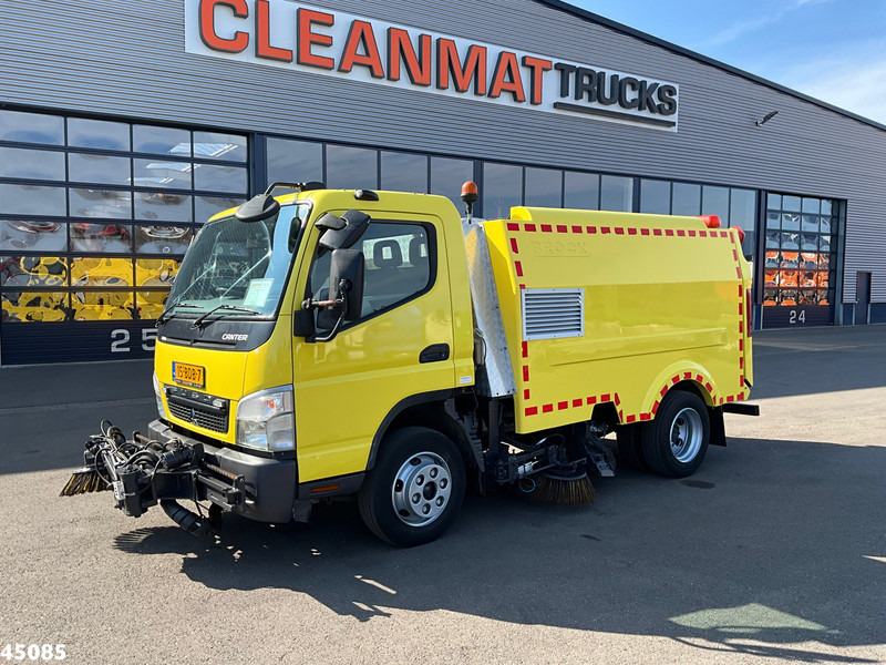 Mitsubishi Canter 7C15 Brock sweeper Just 94.095 km! - Barredora vial: foto 2 Mitsubishi Canter 7C15 Brock sweeper Just 94.095 km! - Barredora vial: foto 2