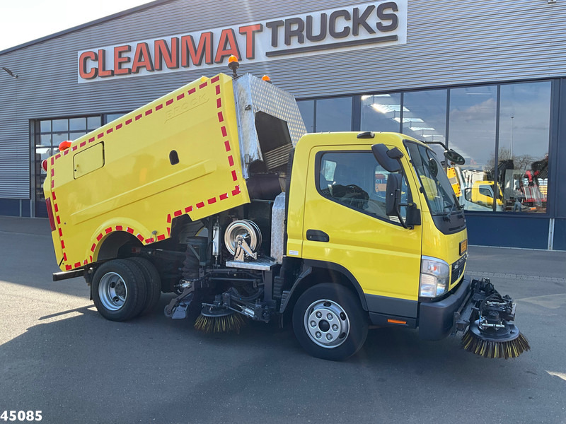Mitsubishi Canter 7C15 Brock sweeper Just 94.095 km! - Barredora vial: foto 1 Mitsubishi Canter 7C15 Brock sweeper Just 94.095 km! - Barredora vial: foto 1