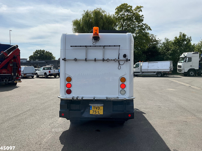 Ravo 540 Euro 6 with 3-rd brush - Barredora vial: foto 4 Ravo 540 Euro 6 with 3-rd brush - Barredora vial: foto 4