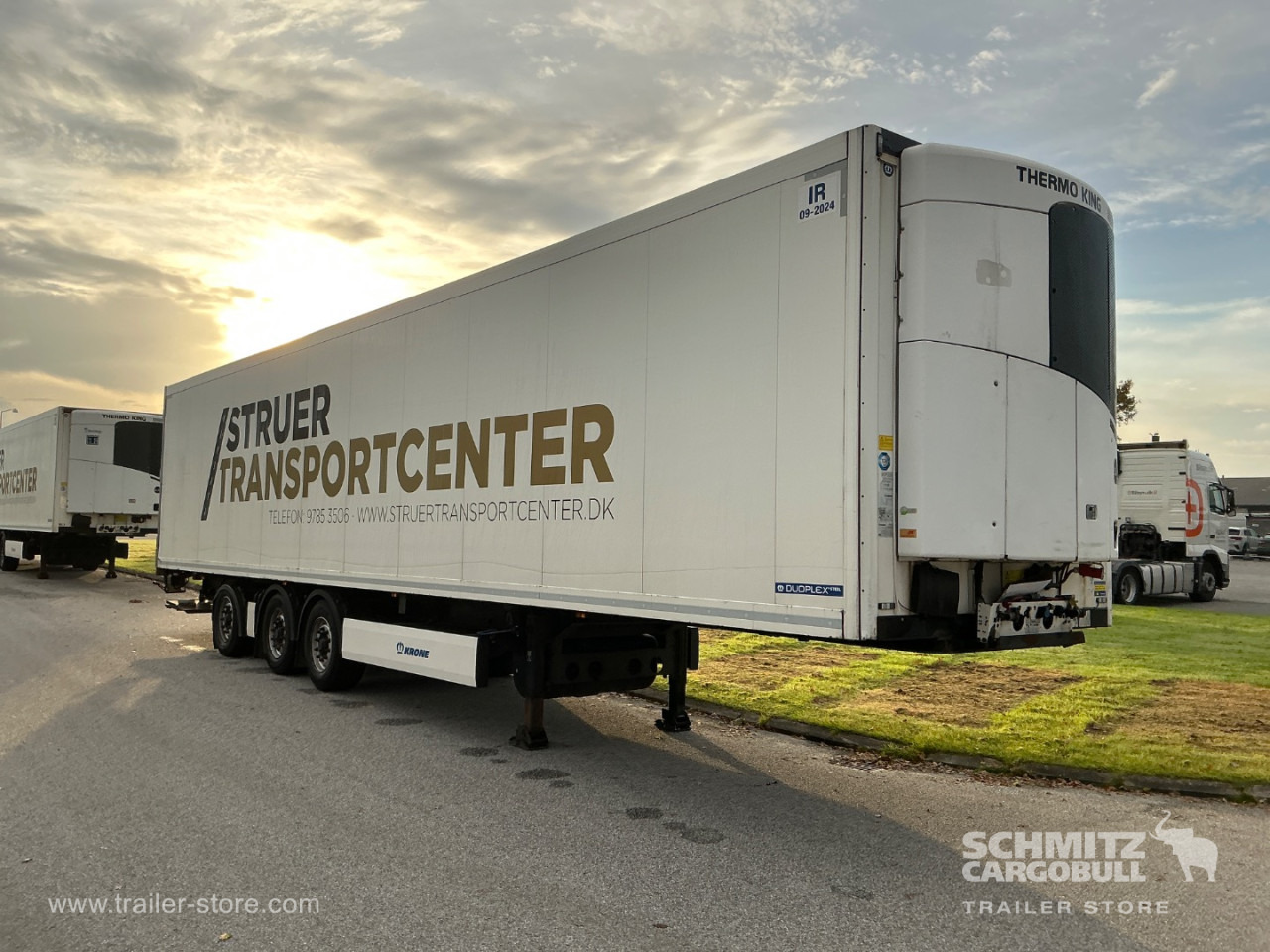 KRONE Reefer Standard Taillift - Semirremolque isotérmico: foto 1 KRONE Reefer Standard Taillift - Semirremolque isotérmico: foto 1