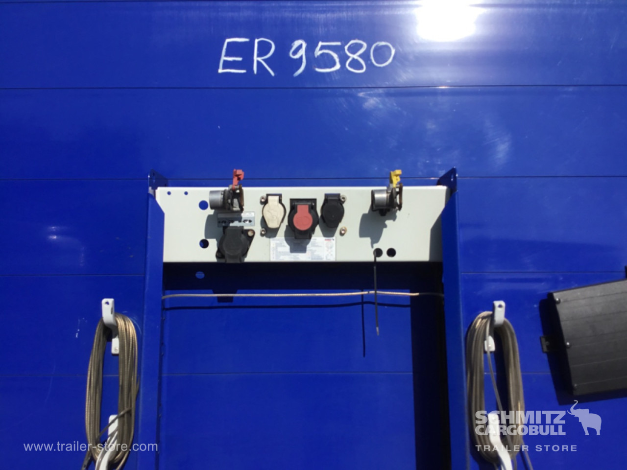 SCHMITZ Curtainsider Standard , Folding wall right - Semirremolque lona: foto 4 SCHMITZ Curtainsider Standard , Folding wall right - Semirremolque lona: foto 4
