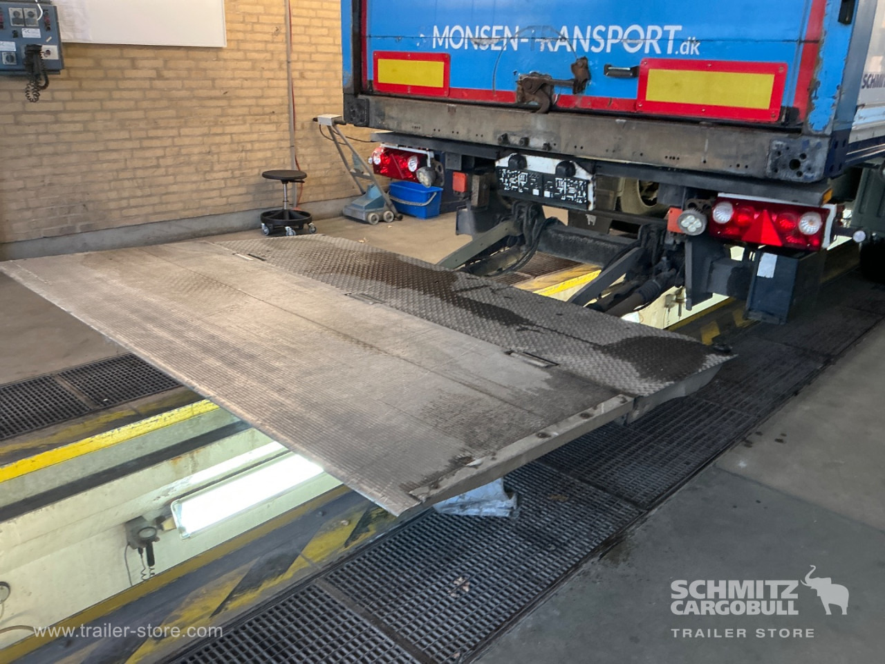 SCHMITZ Dryfreight Standard Taillift - Semirremolque caja cerrada: foto 3 SCHMITZ Dryfreight Standard Taillift - Semirremolque caja cerrada: foto 3