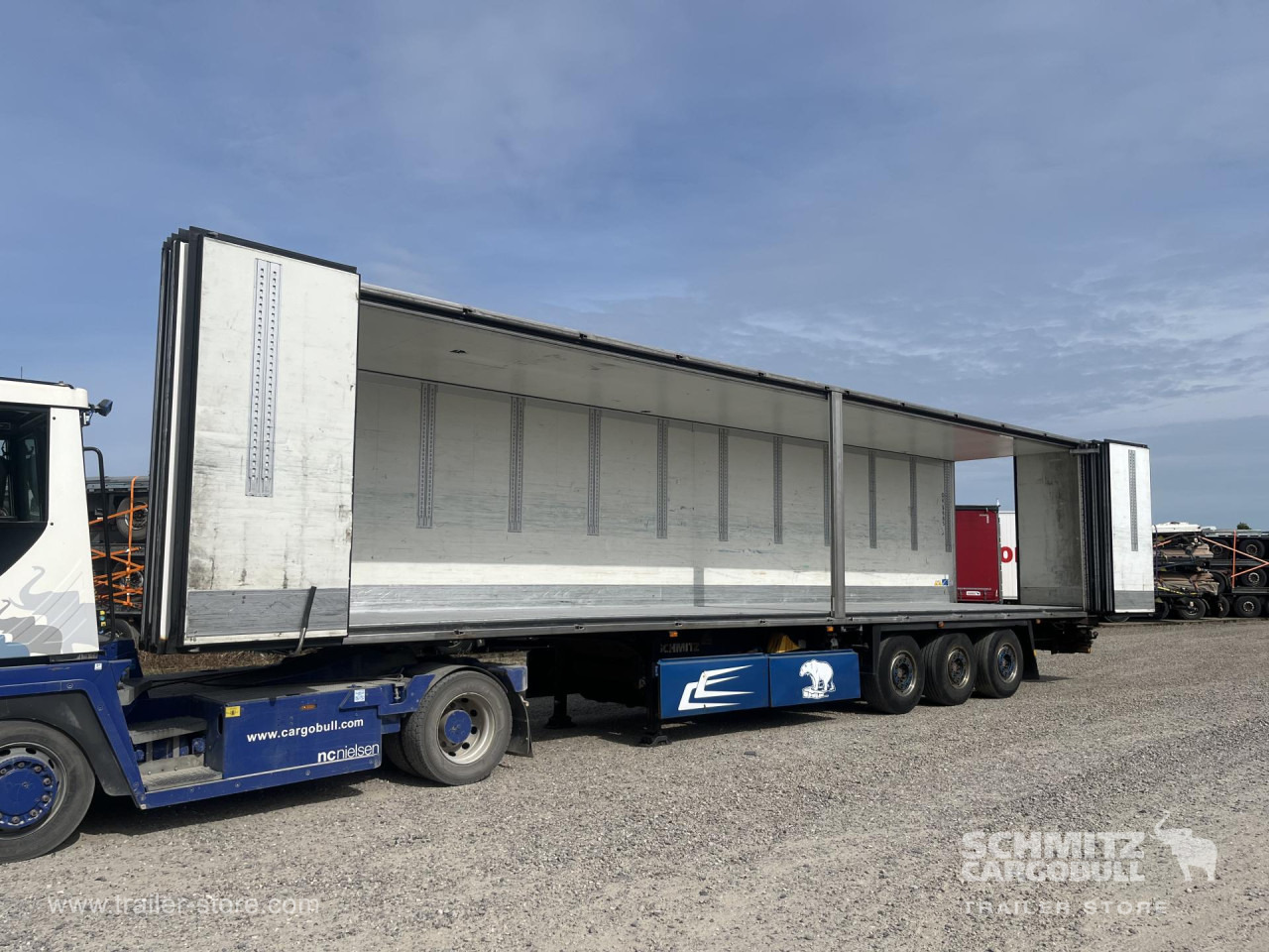 SCHMITZ Reefer Foldable wall Double deck - Semirremolque isotérmico: foto 3 SCHMITZ Reefer Foldable wall Double deck - Semirremolque isotérmico: foto 3