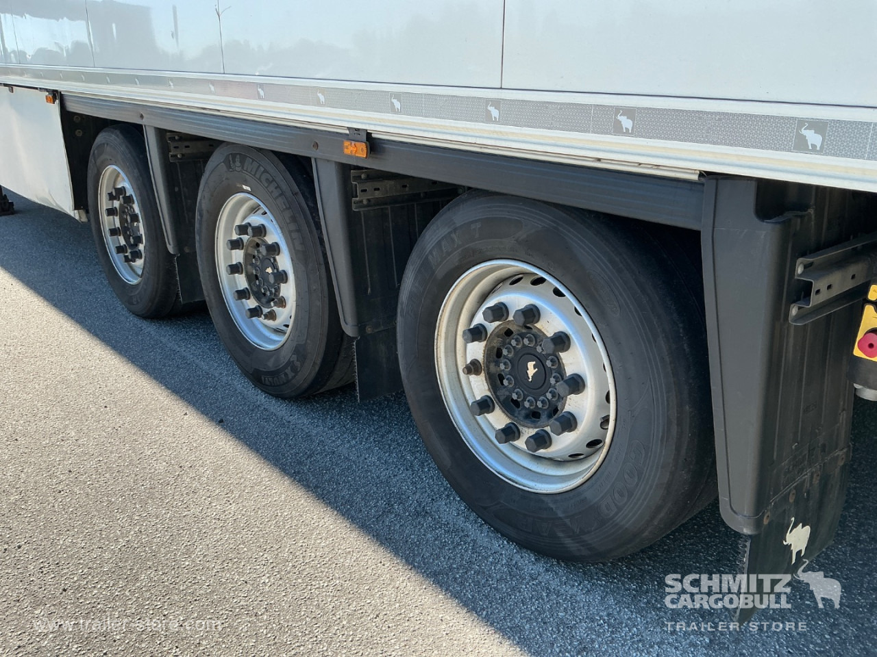 SCHMITZ Reefer Meat hanging system - Semirremolque isotérmico: foto 5 SCHMITZ Reefer Meat hanging system - Semirremolque isotérmico: foto 5