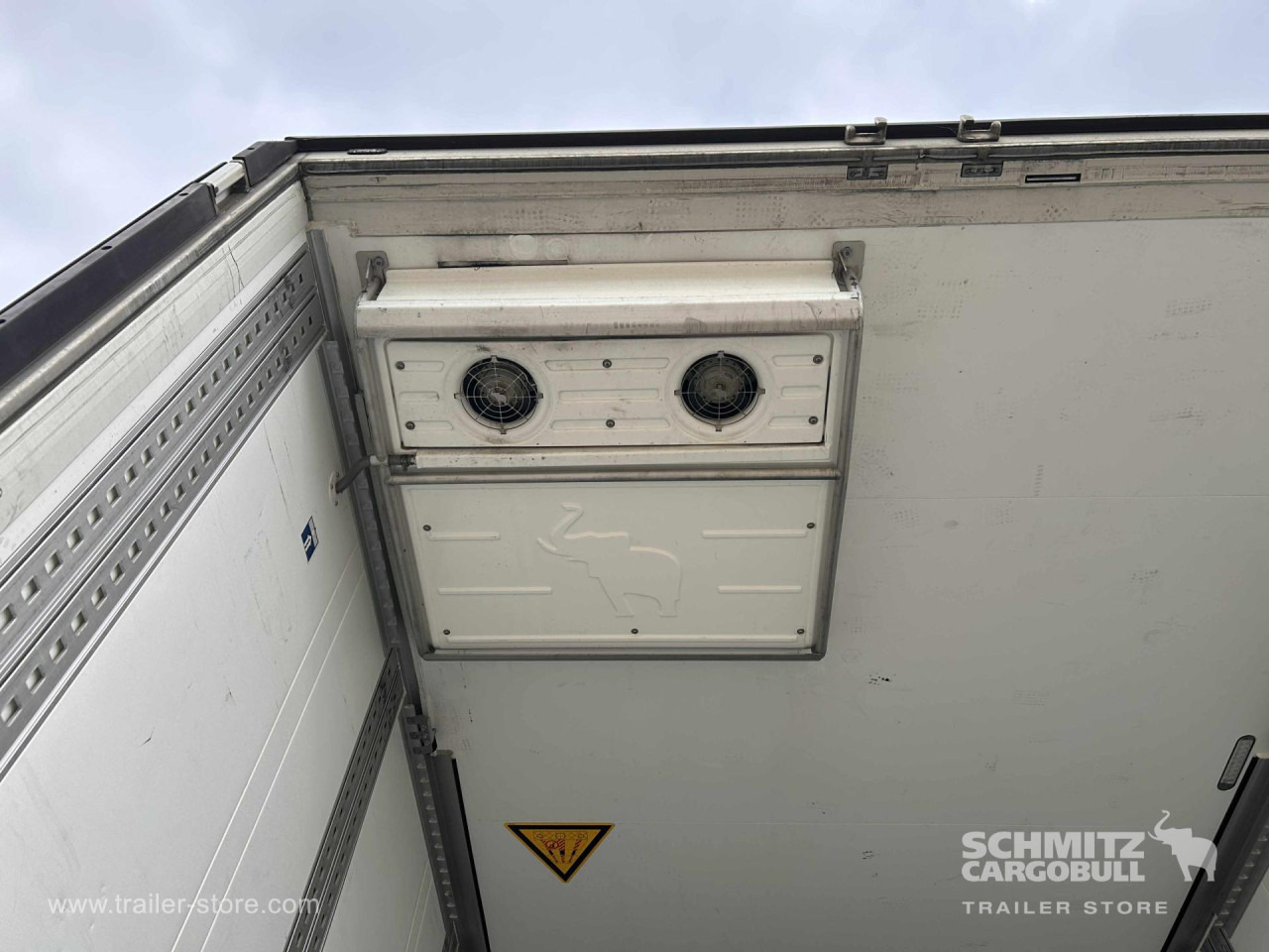 SCHMITZ Reefer Multitemp Double deck - Semirremolque isotérmico: foto 3 SCHMITZ Reefer Multitemp Double deck - Semirremolque isotérmico: foto 3
