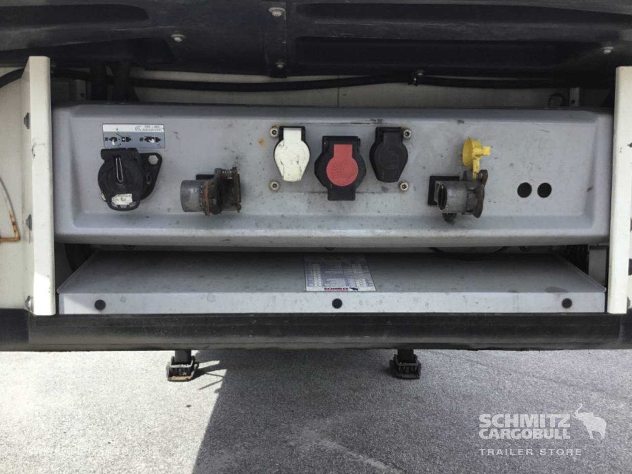 SCHMITZ Reefer Multitemp Double deck - Semirremolque isotérmico: foto 4 SCHMITZ Reefer Multitemp Double deck - Semirremolque isotérmico: foto 4